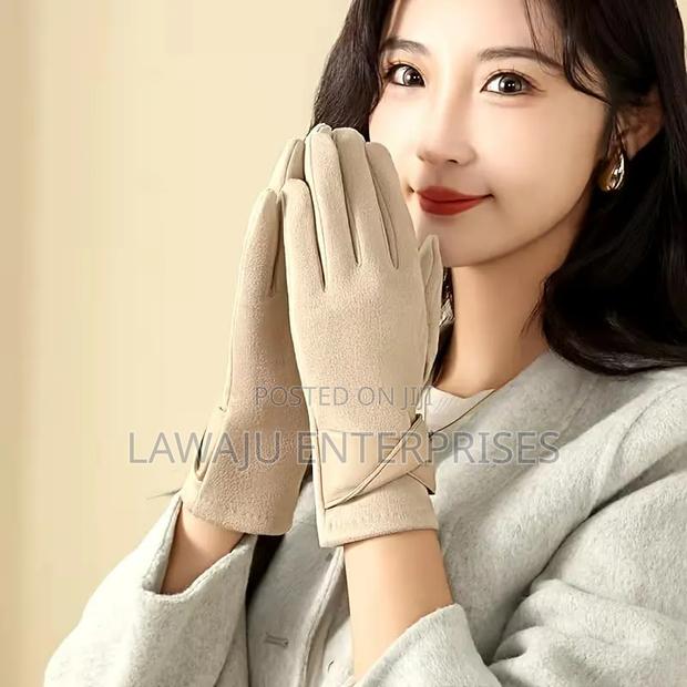 Winter Gloves - thumbnail 2