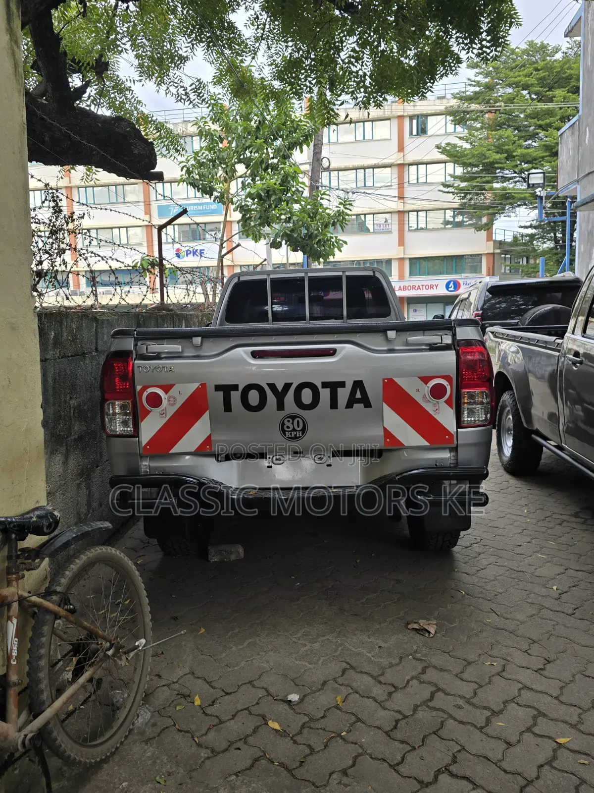 Toyota Hilux 2022 Silver