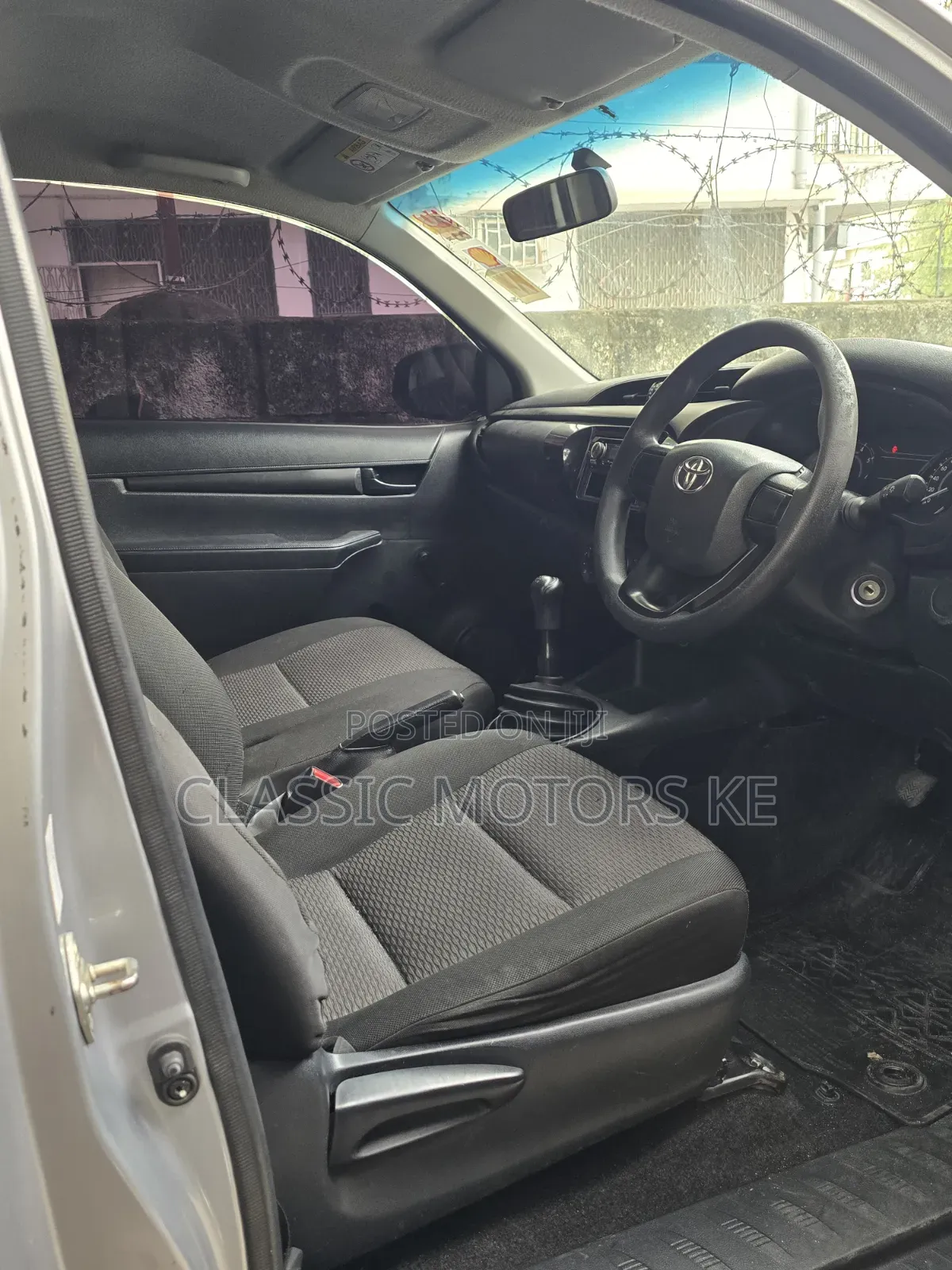 Toyota Hilux 2022 Silver