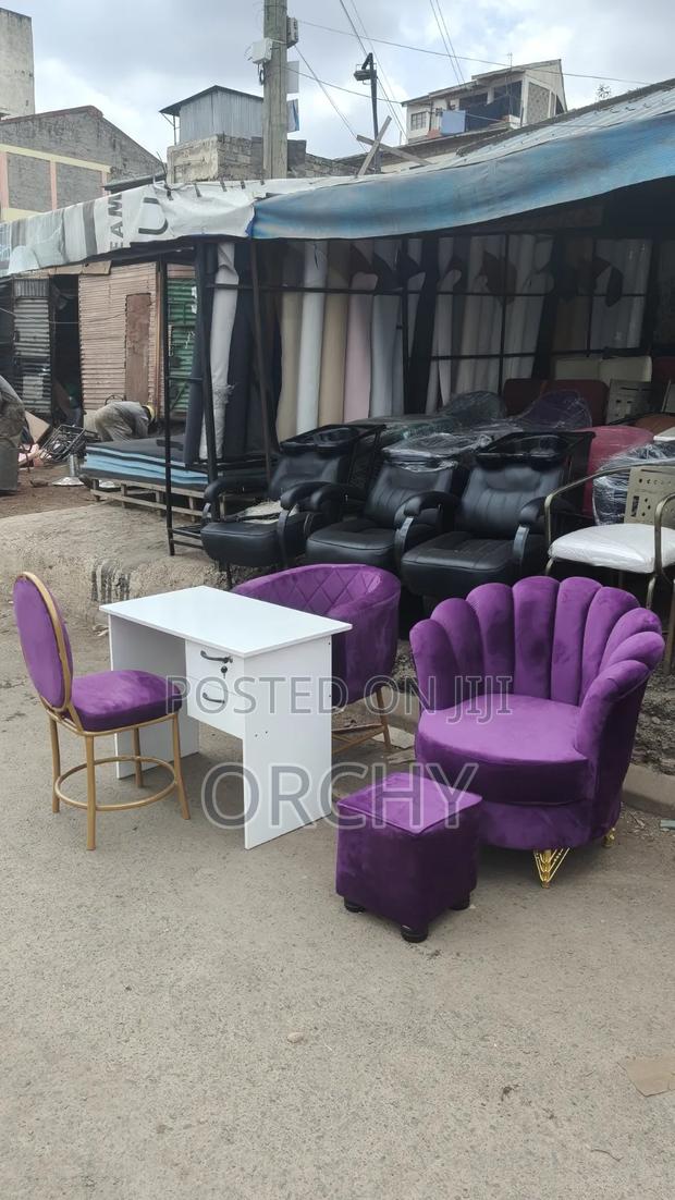Full Nail Set / Pedicure Seats/Manicure Seats