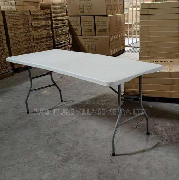 1.8m Foldable Plastic Table - thumbnail 6