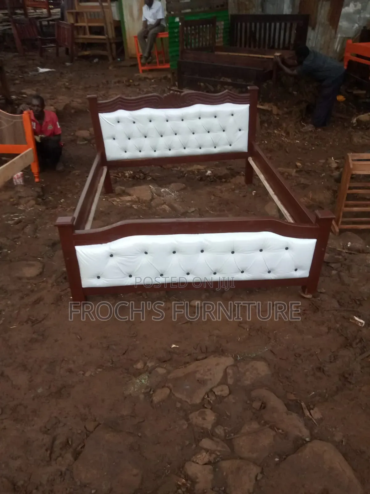 White 4×6 Semi-Chester Bed