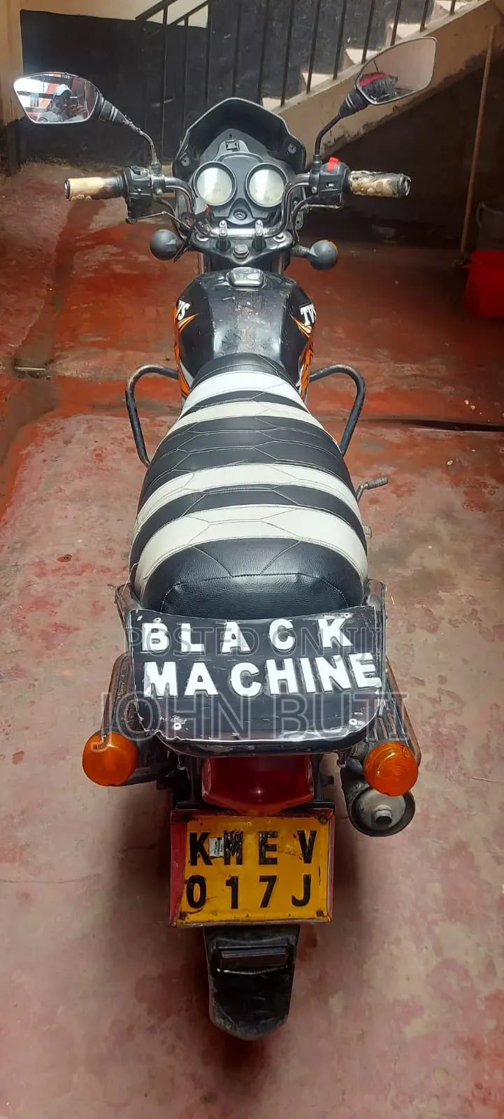 TVS 2020 Black