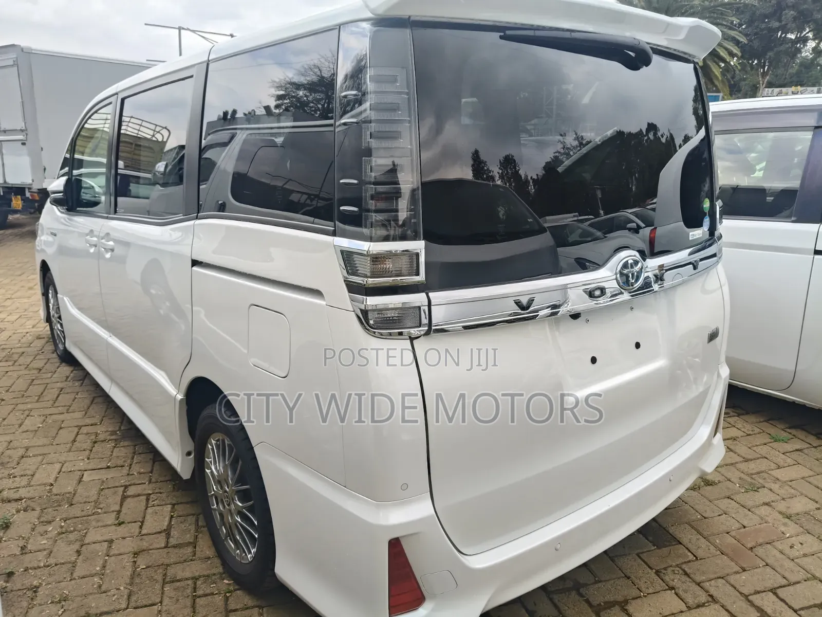 Toyota Voxy 2019 White