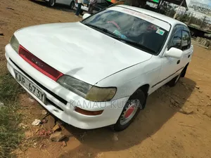 Toyota Corolla 1999 White