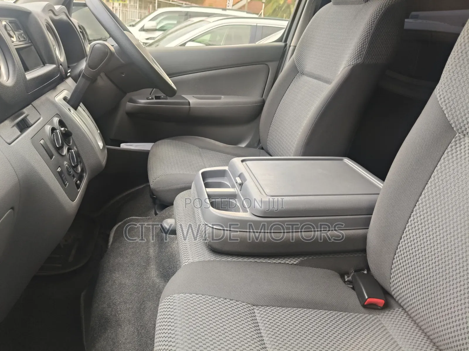 Nissan Caravan (Urvan) 2019 Silver