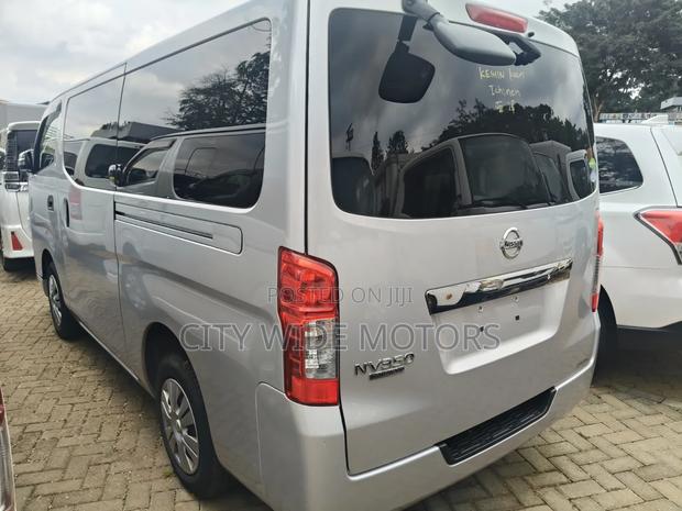 Nissan Caravan (Urvan) 2019 Silver - thumbnail 7