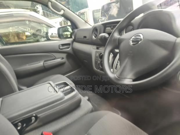 Nissan Caravan (Urvan) 2019 Silver - thumbnail 4