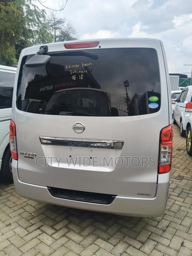 Nissan Caravan (Urvan) 2019 Silver - thumbnail 9