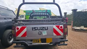 Isuzu D-MAX 2013 Gray