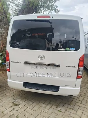 Toyota HiAce 2019 White