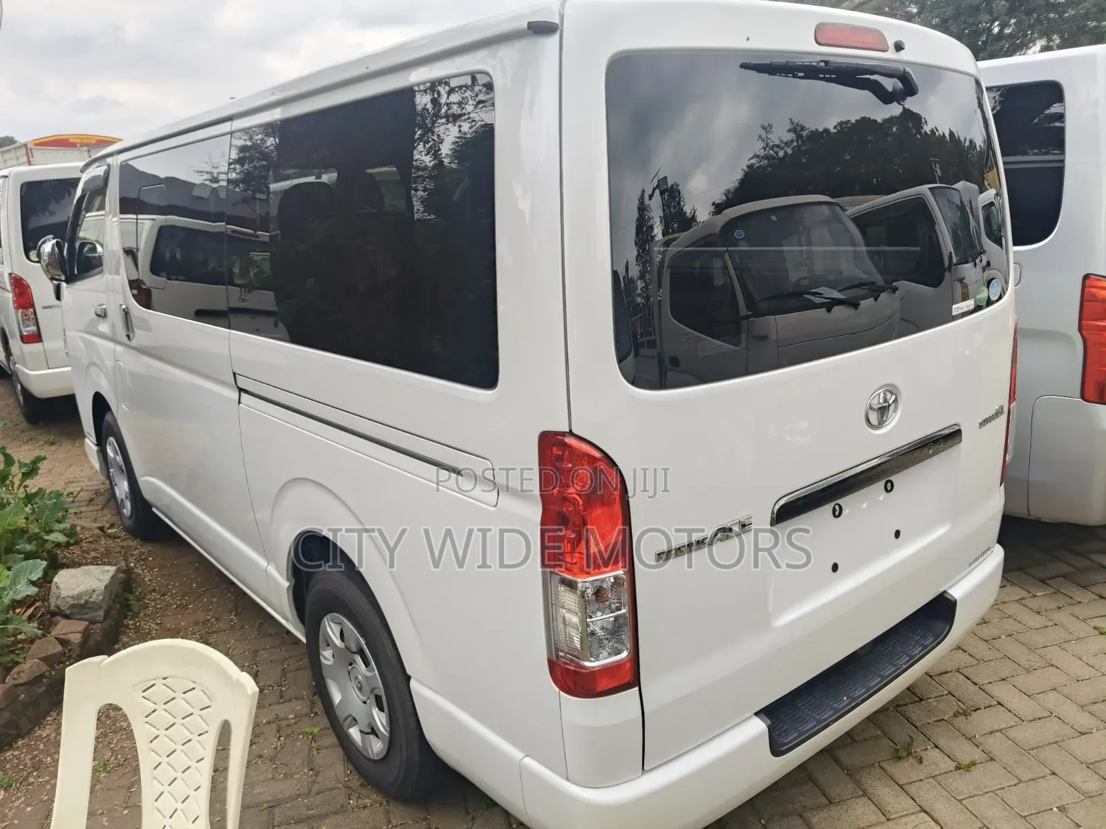 Toyota HiAce 2019 White
