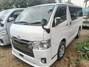 Toyota HiAce 2019 White