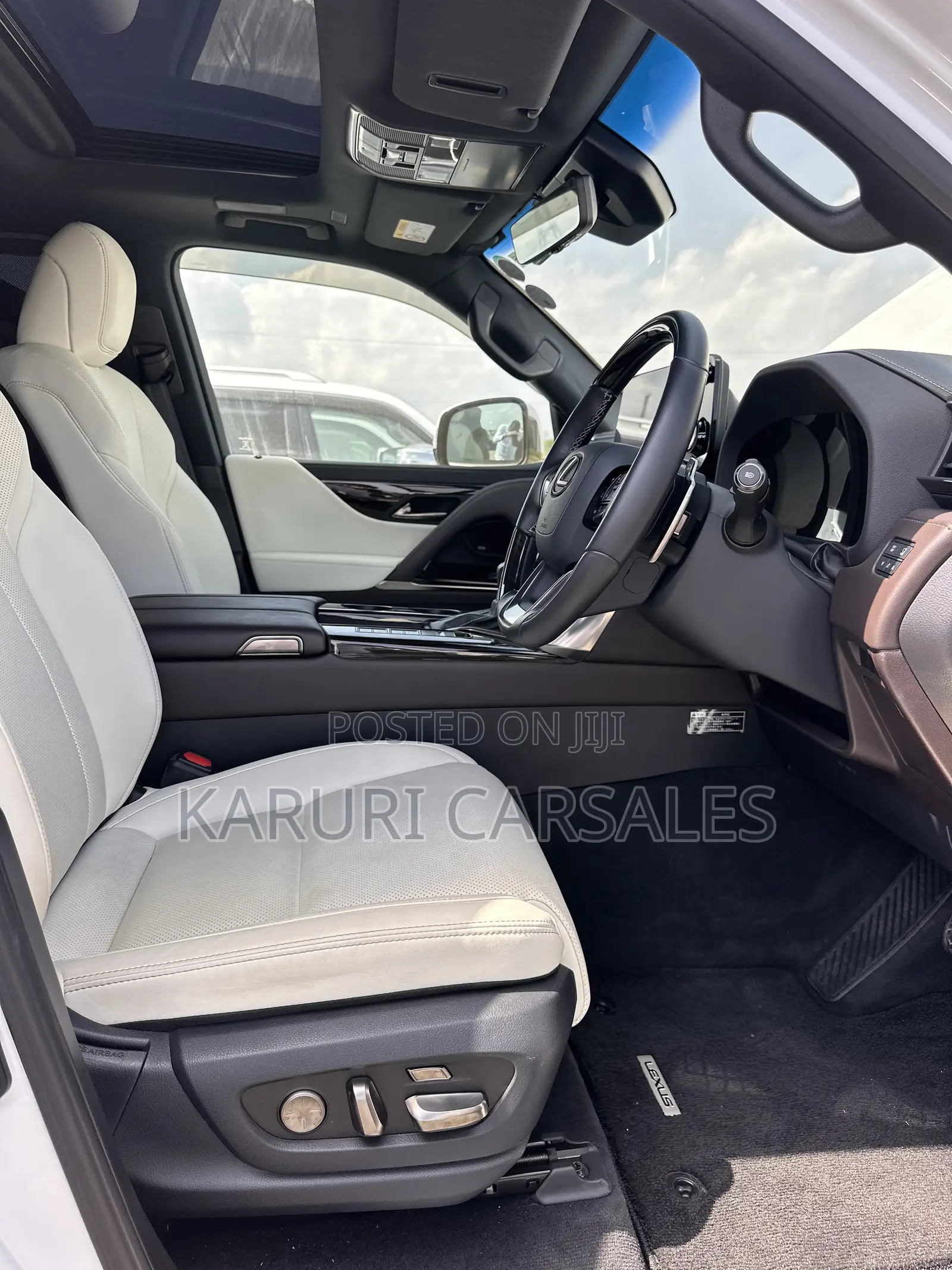 Lexus LX 2022 White
