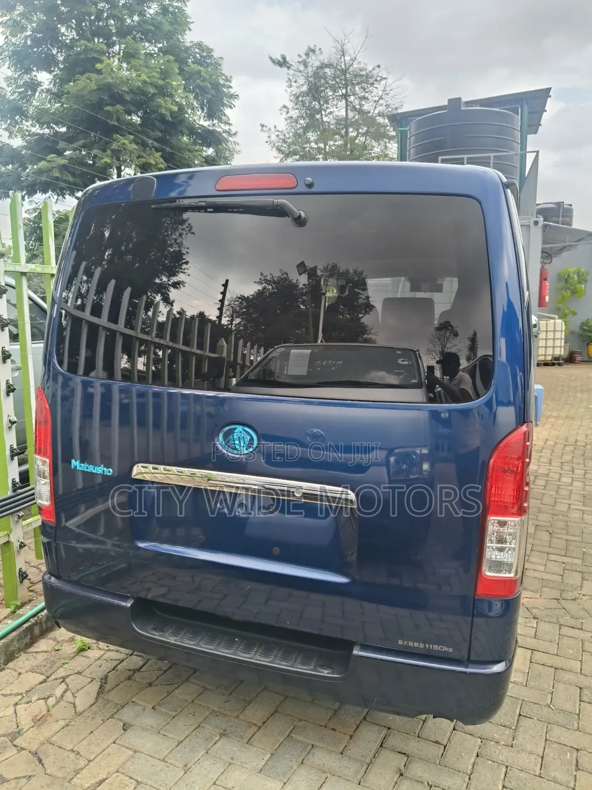 Toyota HiAce 2018 Blue