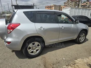 Toyota RAV4 2010 Silver