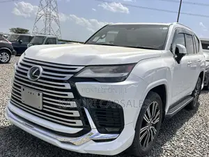 Lexus LX 2022 White