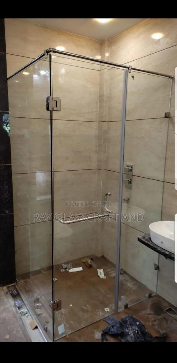 Frameless Shower Cubicle