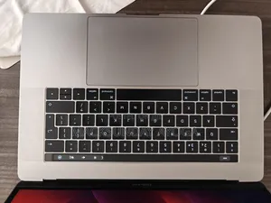 Laptop Apple MacBook Pro 2017 16GB Intel Core i7 SSD 512GB