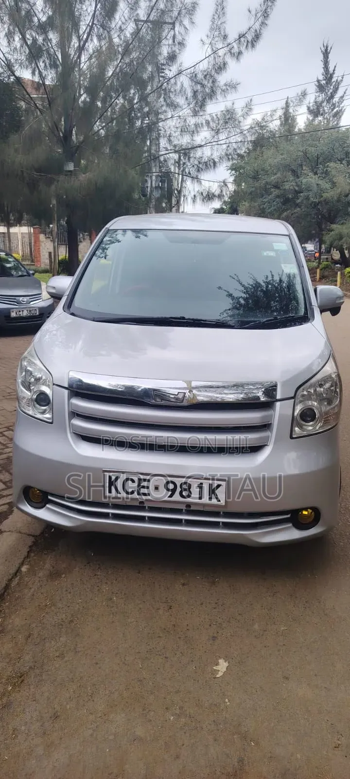 Toyota Noah 2008 Silver