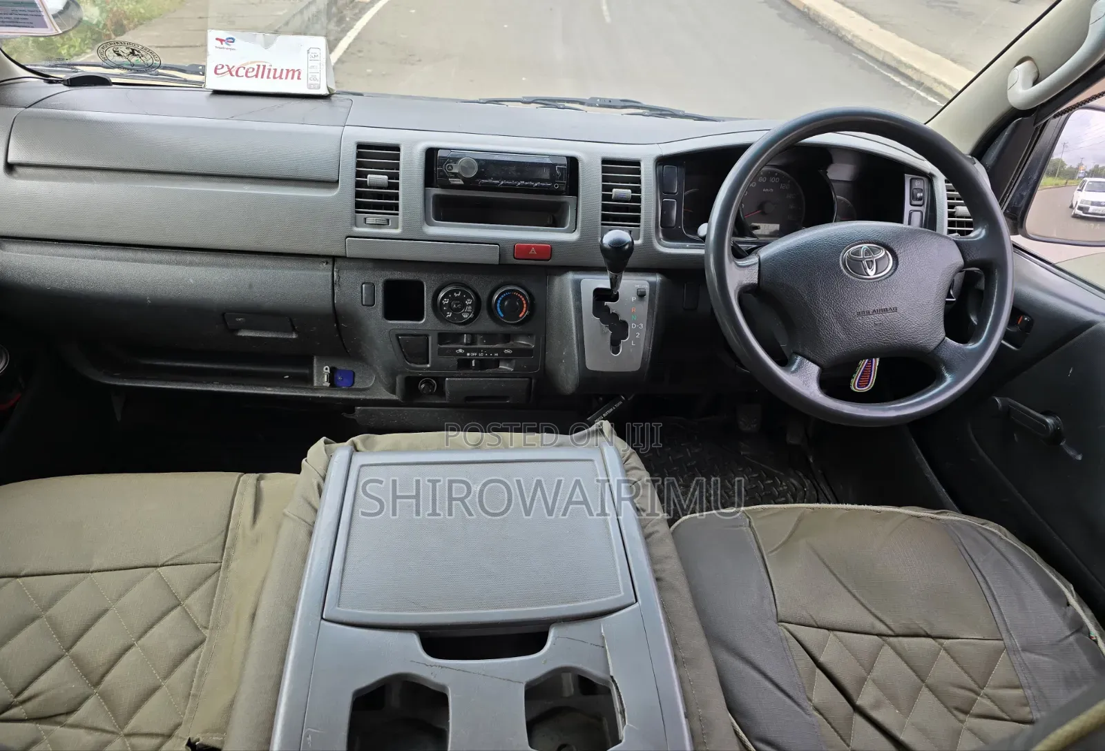 Toyota HiAce 2007 White