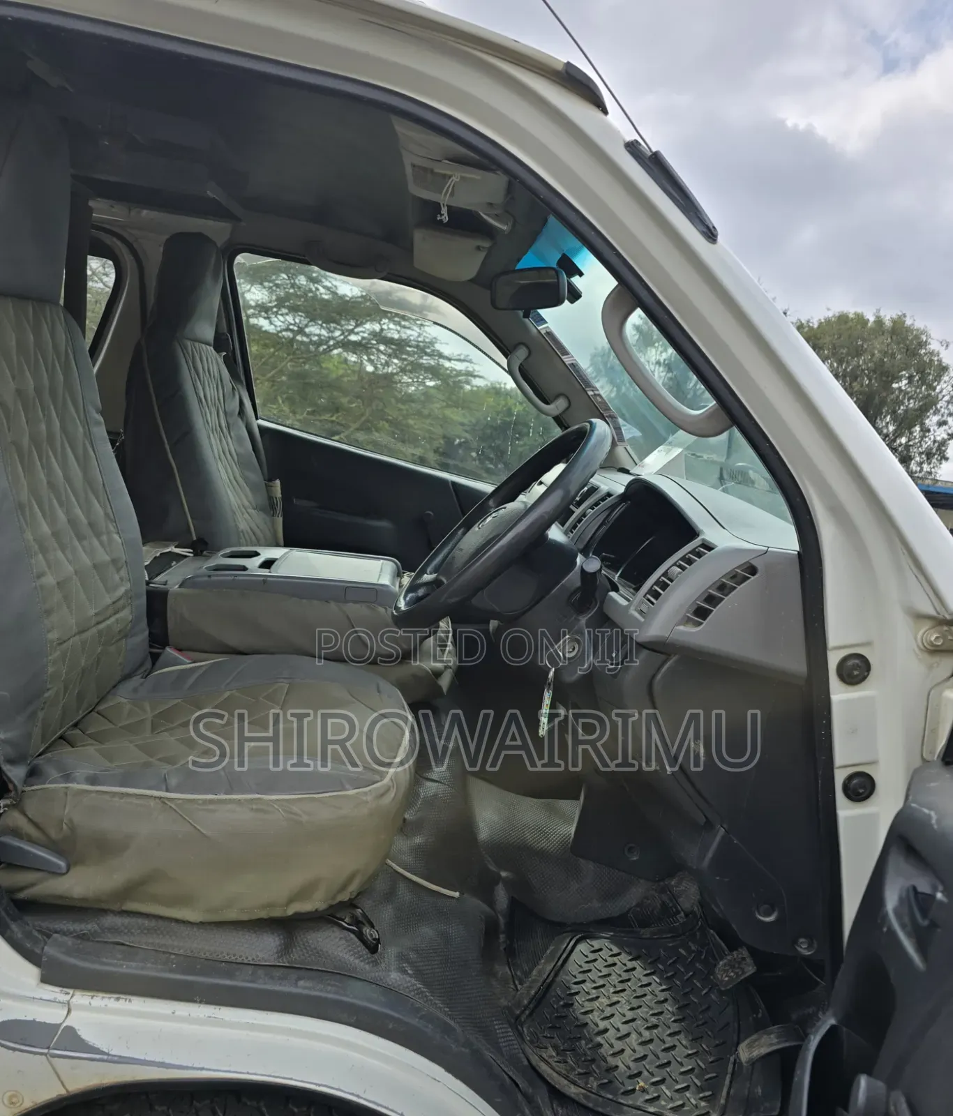 Toyota HiAce 2007 White
