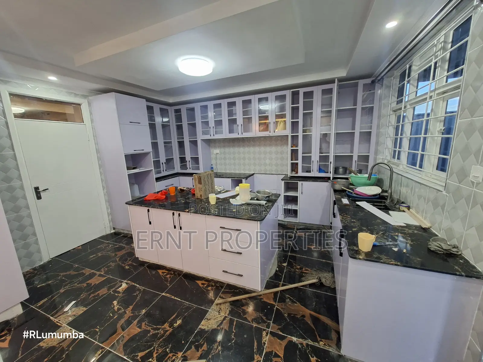 6bdrm Mansion in Syokimau for rent