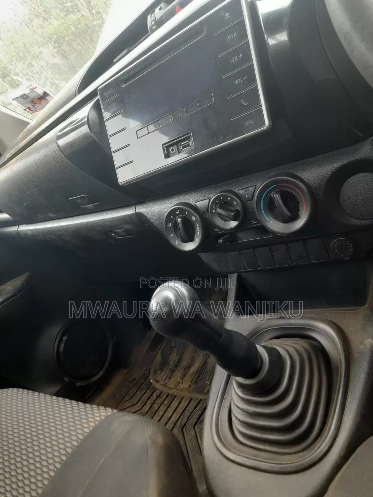 Toyota Hilux 2013 Gray