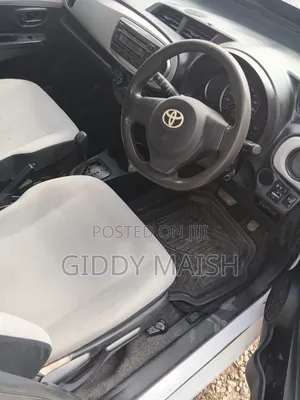 Toyota Vitz 2014 White