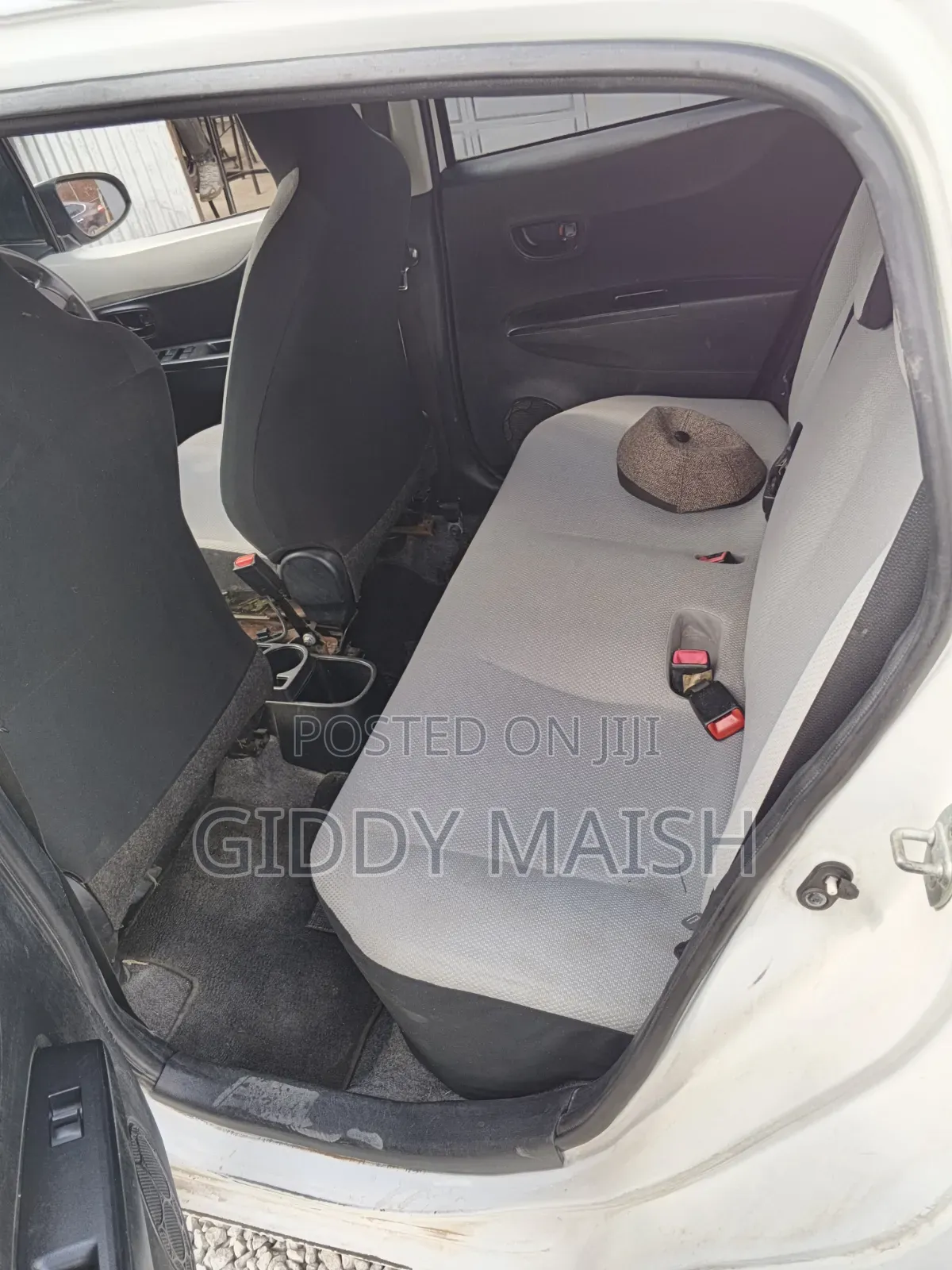 Toyota Vitz 2014 White