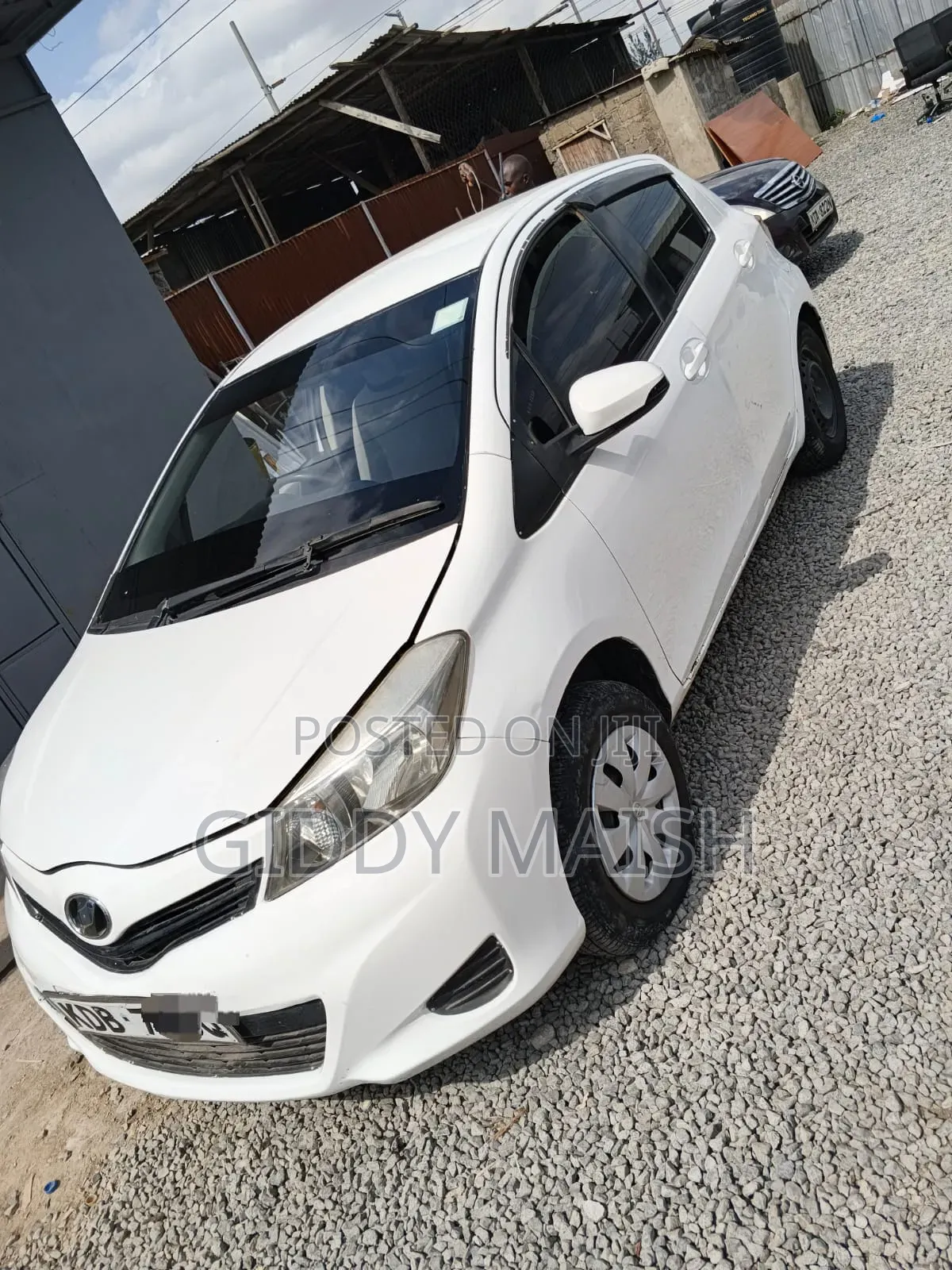Toyota Vitz 2014 White