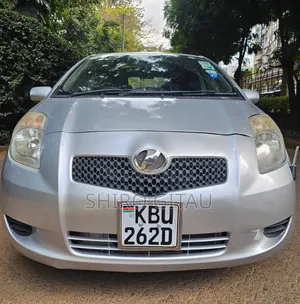 Toyota Vitz 2006 Silver