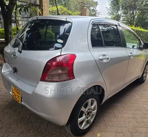 Toyota Vitz 2006 Silver