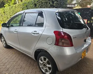 Toyota Vitz 2006 Silver