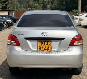 Toyota Belta 2008 Silver