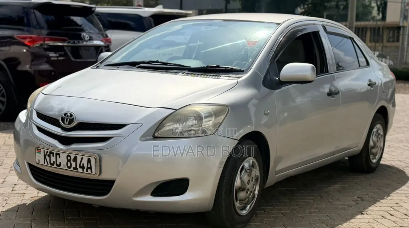 Toyota Belta 2008 Silver