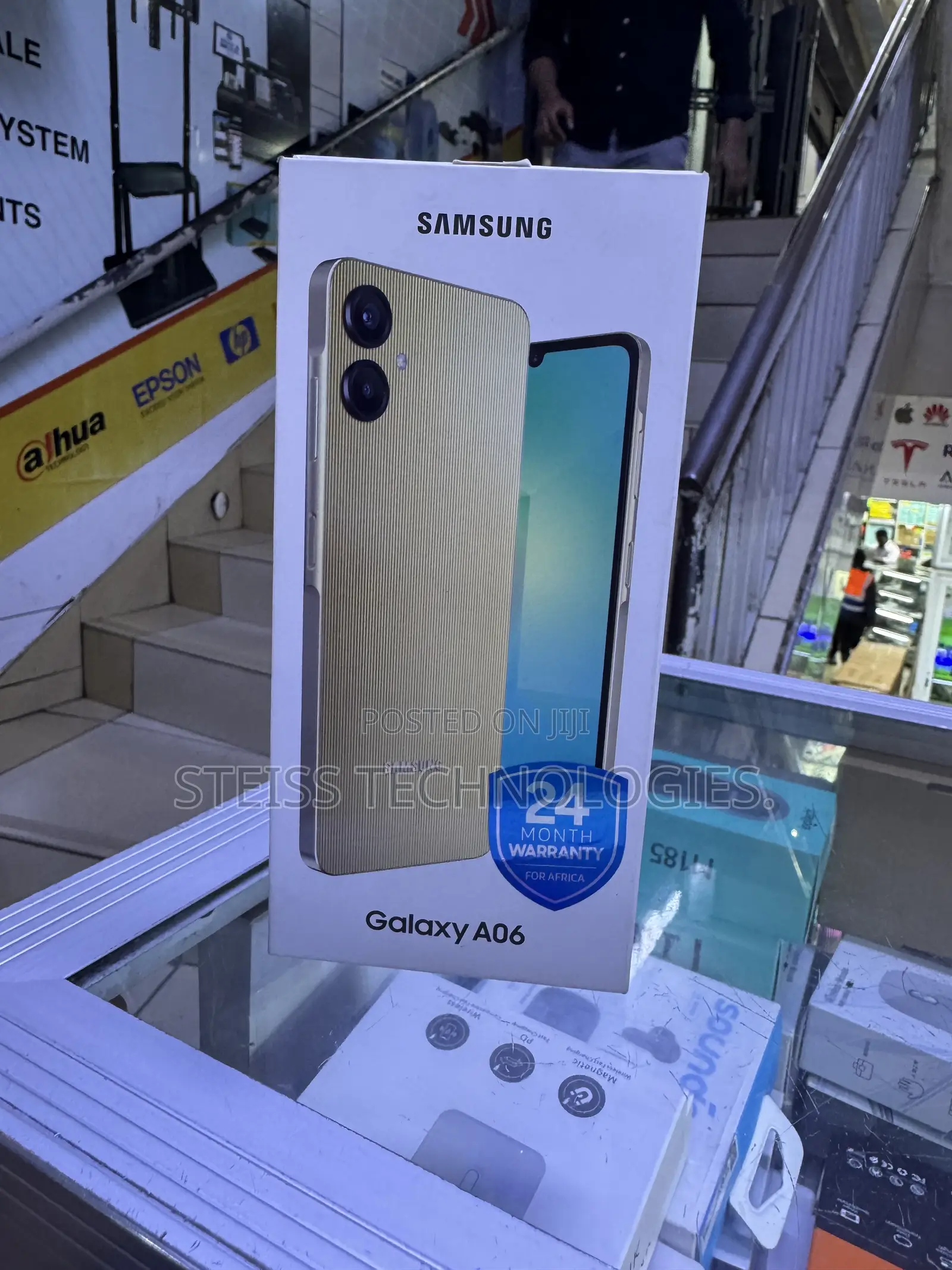 New Samsung Galaxy A06 64 GB Gold