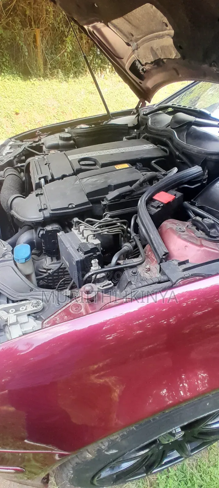 Mercedes-Benz E200 2004 Maroon