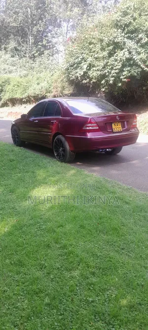 Mercedes-Benz E200 2004 Maroon