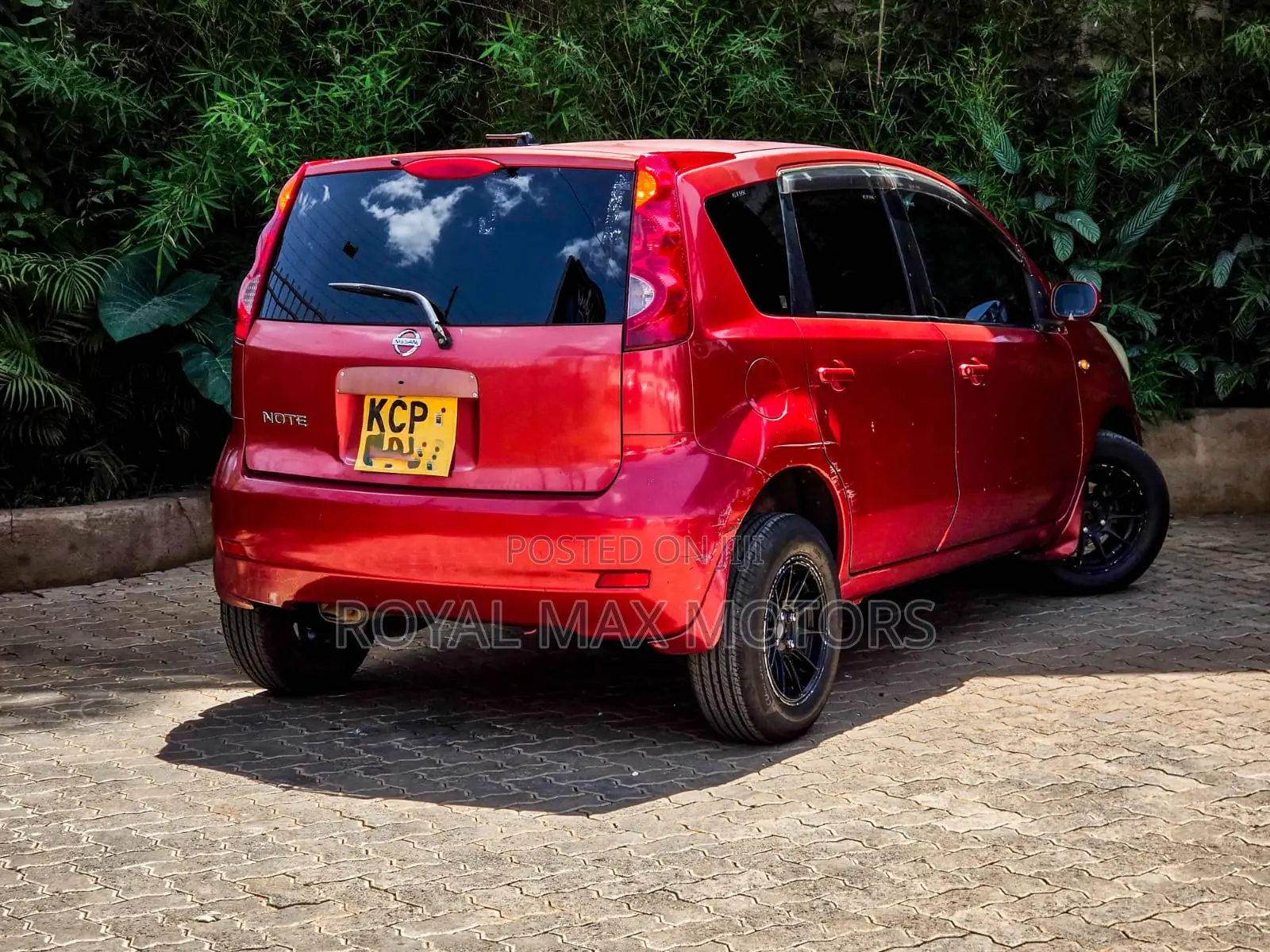 Nissan Note 1.4 2010 Red