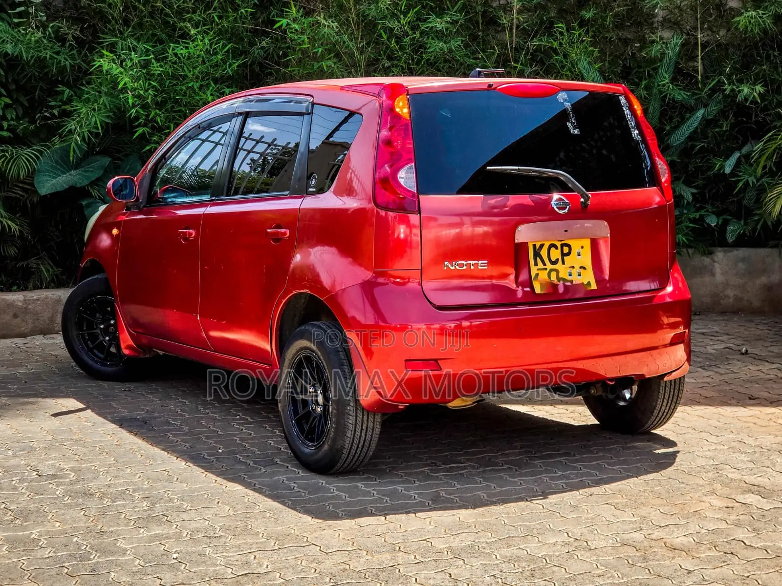 Nissan Note 1.4 2010 Red