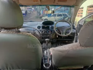 Toyota Vitz 2001 Silver