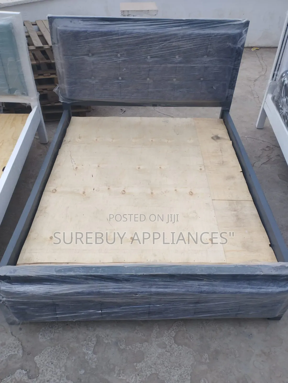 5x6 Moquette Bed Frame – Luxury Upholstered Bed