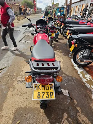 Bajaj Boxer 150 UG 2025 Red