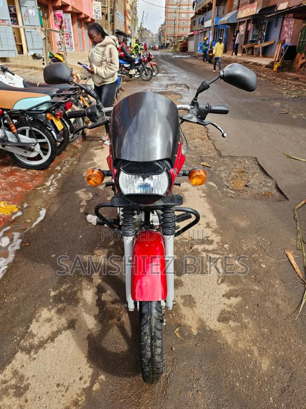 Bajaj Boxer 150 UG 2025 Red - thumbnail 6