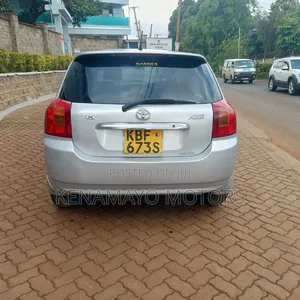 Toyota IST 2004 Silver