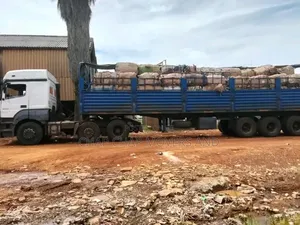 High Sided Trailer Readily Available for Logistics Services
