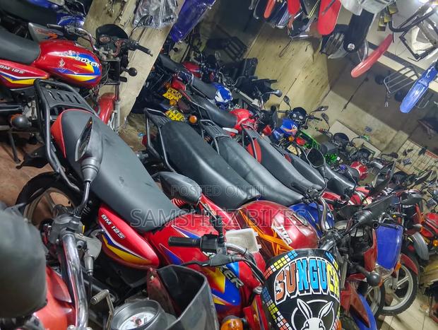 Bajaj Boxer 150 UG 2026 Red - thumbnail 2