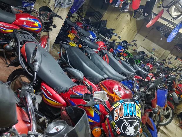 Bajaj Boxer 150 UG 2026 Red - thumbnail 3