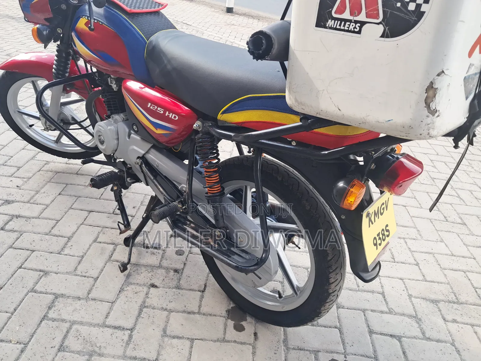 Bajaj Boxer 125 2025 Red